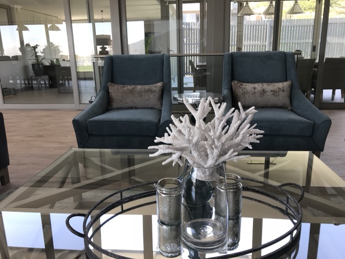 Modern Family Living — image 12