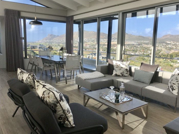 Mountains & Sea — Estate Noordhoek