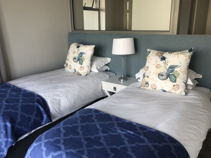 Mountains & Sea — Estate Noordhoek — image 15