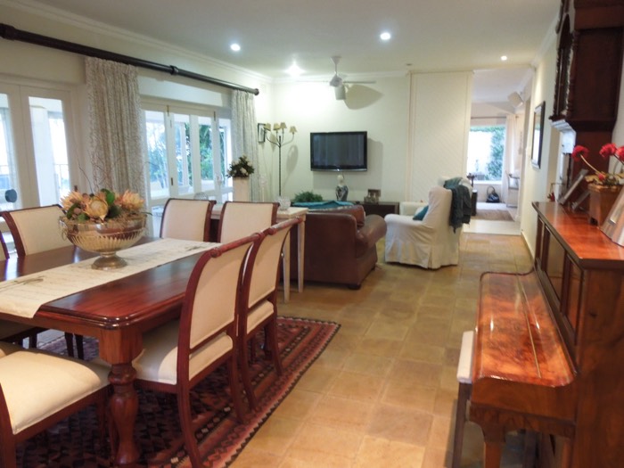 Tropical Beach House — image 3