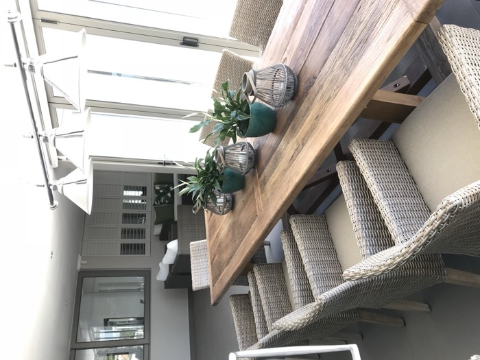 Modern Family Living — image 18
